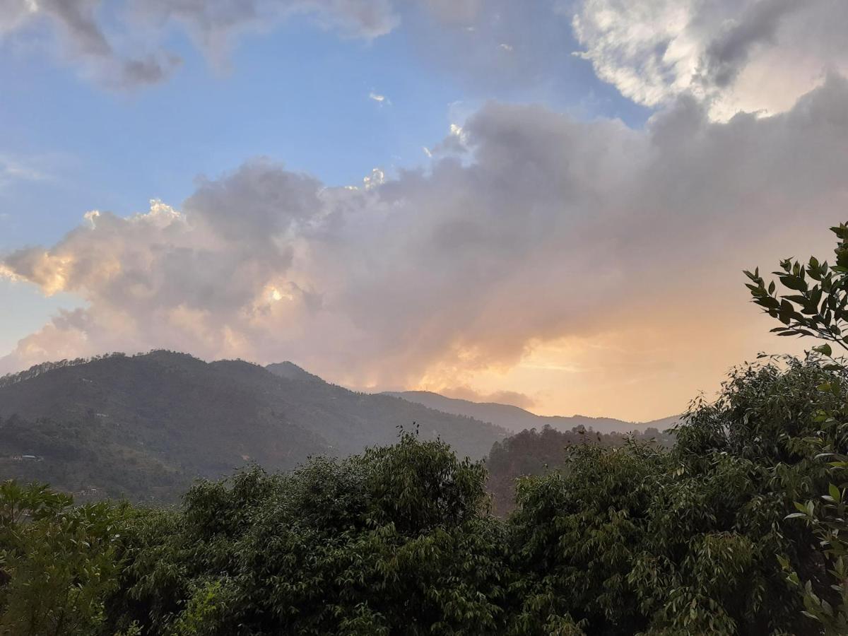 Mukteshwar Grand Retreat Муктешвар Экстерьер фото
